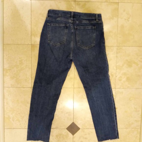 Old Navy Distressed Boyfriend Straight Jeans Mid-Rise Medium Wash, Women's US 2 - Picture 3 of 7